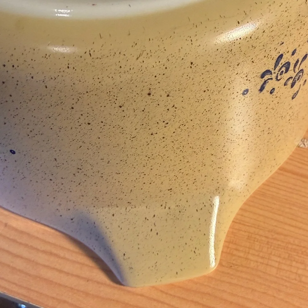 Vintage 1976 Pyrex Homestead 2.5 Qt Casserole Bowl 475-B Tan & Blue – Made in US